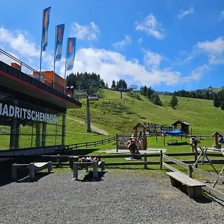 Almappartement Nassfeld- Sonnenalpe アパート